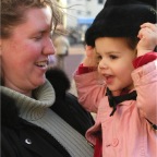 051225-HuisTenBosch07-RCWearsAmbersHat