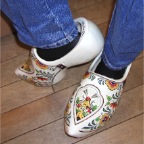 051225-HuisTenBosch29-TDemosShoes