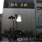 051125-Tokyo44-AppleStore1