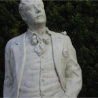 051015-Glover25-PucciniStatue