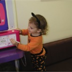 051020-HalloweenParty04