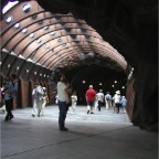 050709_TokyoDisney28-RCMelMickInTunnel