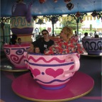 050710_TokyoDisney52-RCMickTTeaCup