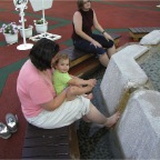 050604_GreenlandVacation56-RCMelAmyFootBath