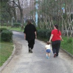 050409_IsahayaPark28-RCMelMickWalking