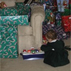 041225_RCPlayingWToys1