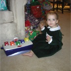 041225_RCPlayingWToys3