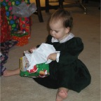 041225_RCPlayingWToys4